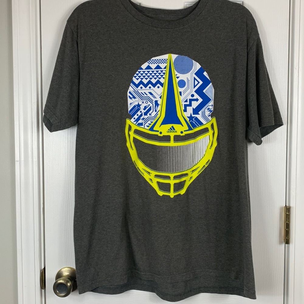 Adidas heather grey short sleeved tee shirt size large. The Go-To Tee.
